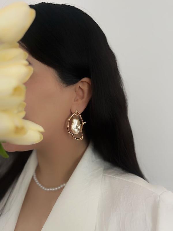 گوشواره باروک بزرگ طلایی