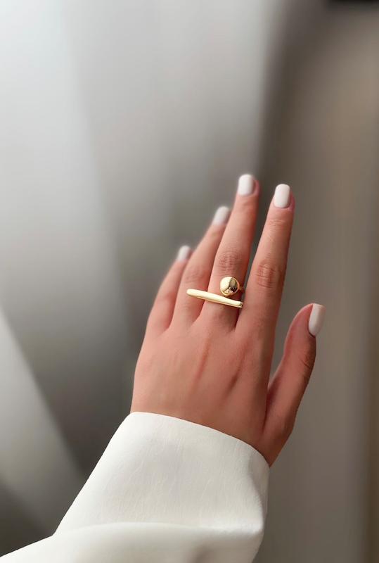 انگشتر خط و گوی طلایی