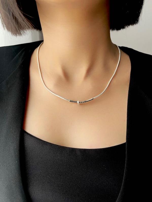 گردنبند میخ