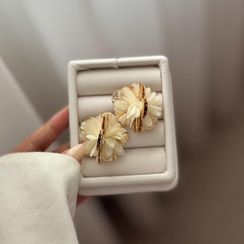 گوشواره گل پارچه ای شیک