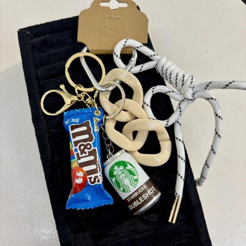 بگ چارم استارباکس و m&m