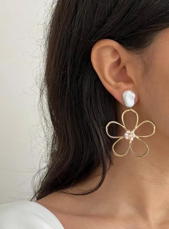 گوشواره گل توخالی آویز