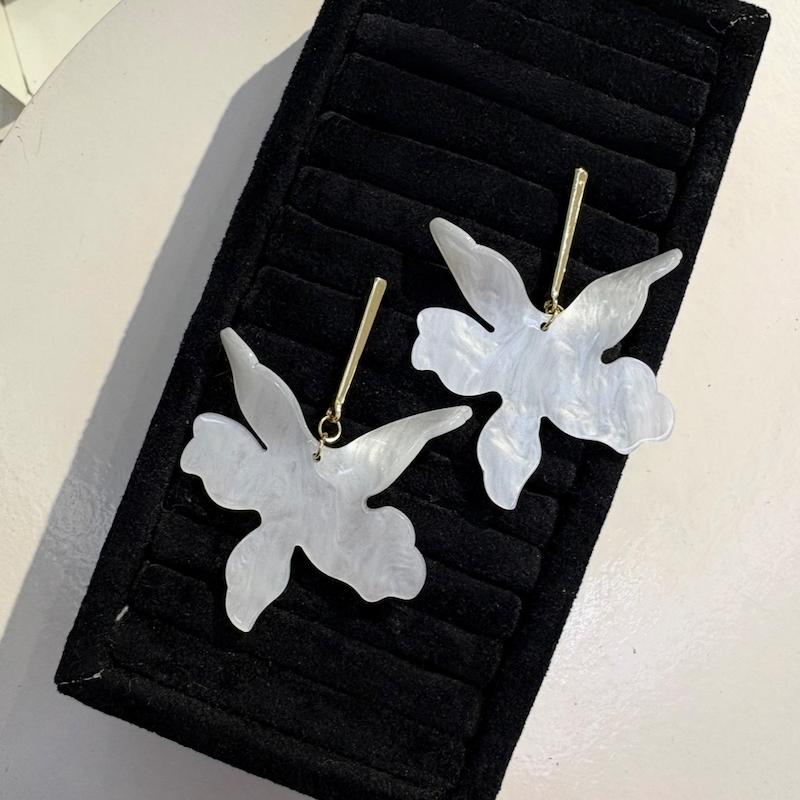گوشواره آویز گل دفرمه