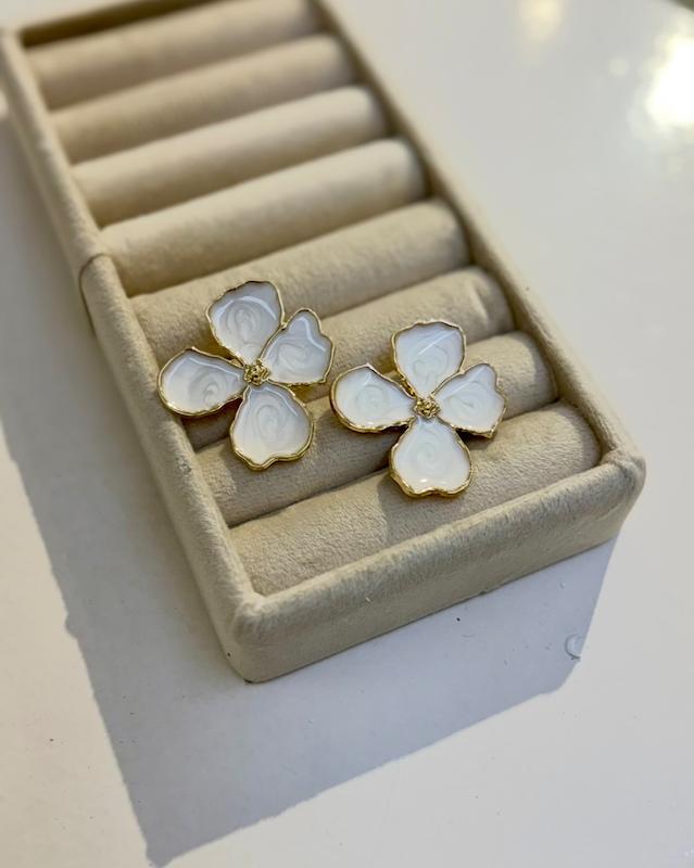 گوشواره گل میناکاری