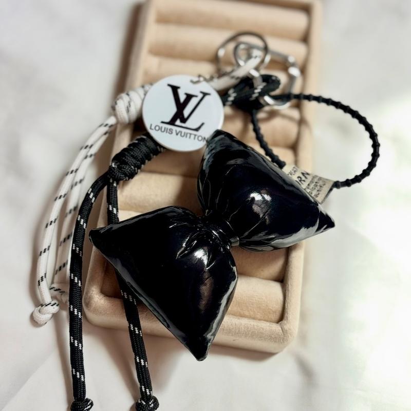 چارم بگ پاپیون مشکی