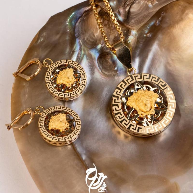 آویز و گوشواره طرح VERSACE 