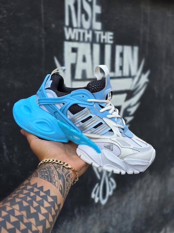 ادیداس دیلاکس