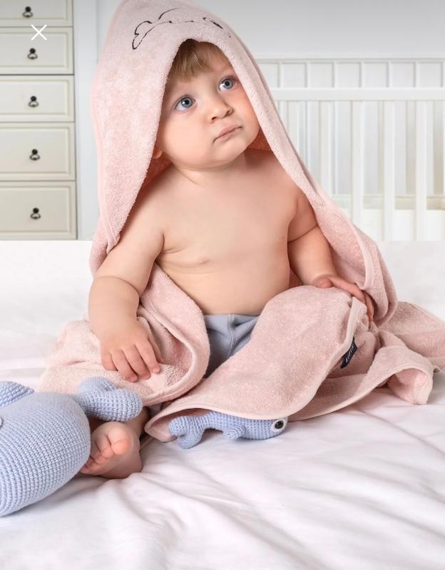 ست حوله کلاه‌دار و لیف نوزاد طرح نهنگ ای‌فین (EIFIN Bambu Balık Nakışlı Havlu Seti)