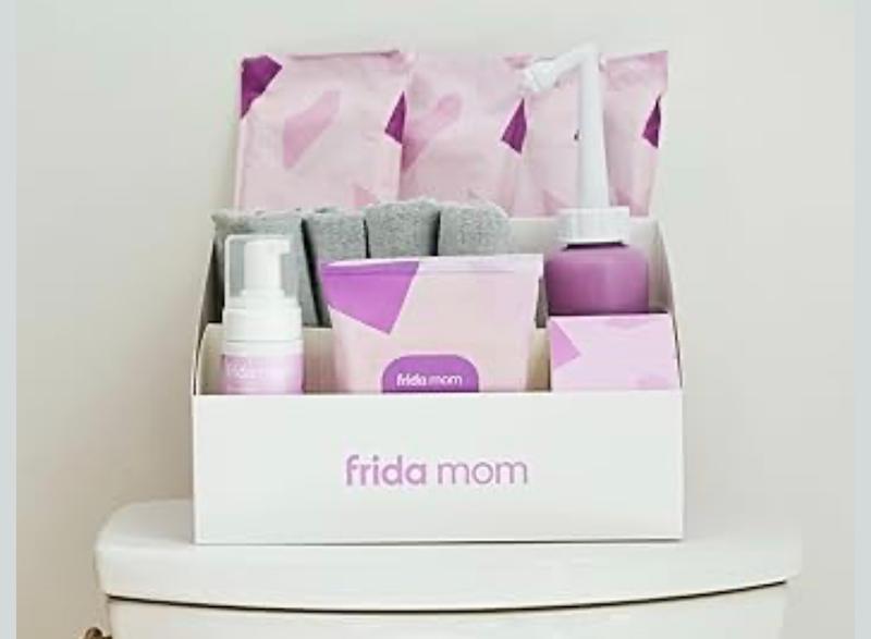 ست ۱۲ تکه مراقبت پس از زایمان Frida Mom (Postpartum Recovery Essentials Kit)