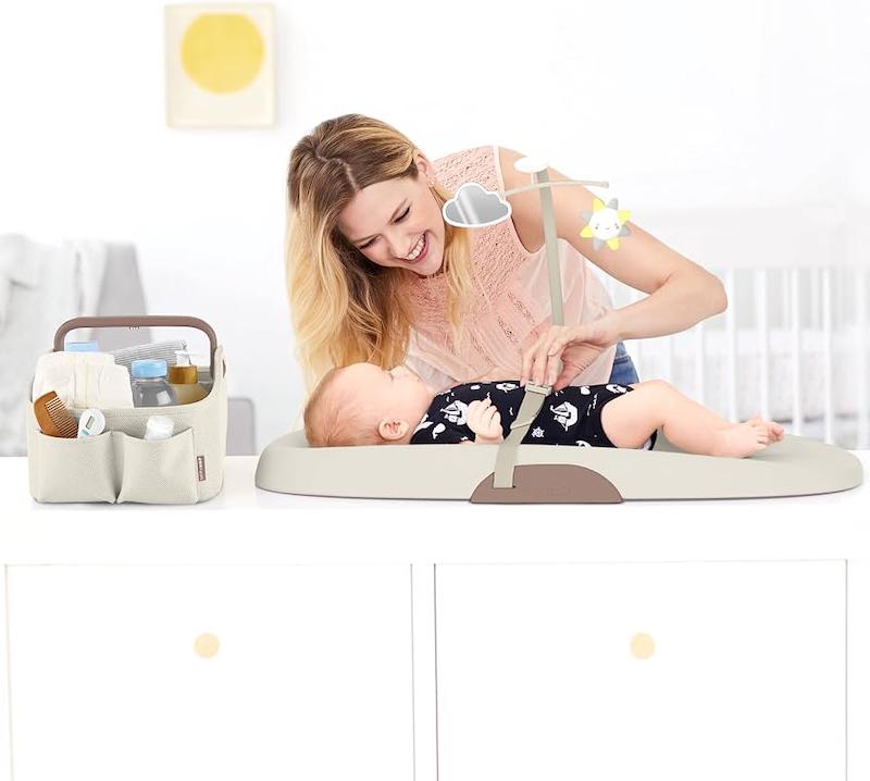 ارگانایزر و سبد لوازم نوزاد چراغ‌دار اسکیپ هاپ (Skip Hop Light-Up Diaper Caddy - Oat)