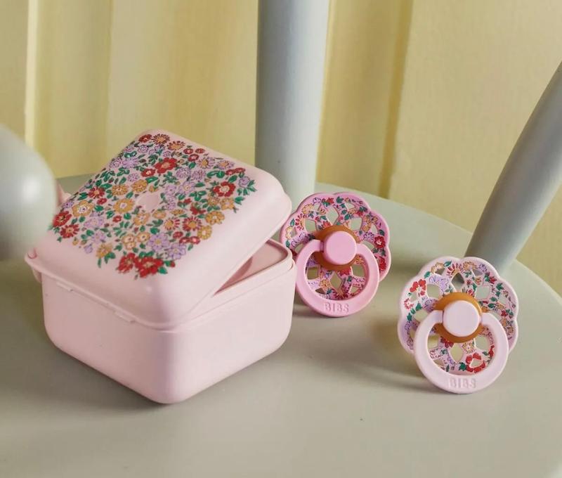 جعبه نگهداری و استریل پستانک بیبس کلکسیون لیبرتی طرح گل‌دار (BIBS X Liberty Pacifier Box - Oscar Meadow Blossom)