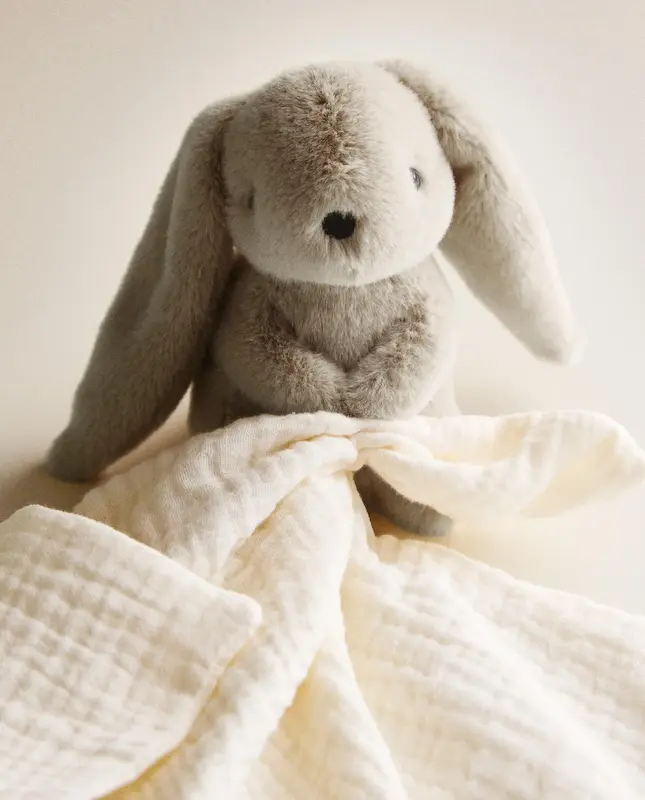 عروسک پارچه‌ای خرگوش با پتو دستمالی زارا هوم (Zara Home Bunny Cuddly Soft Toy)