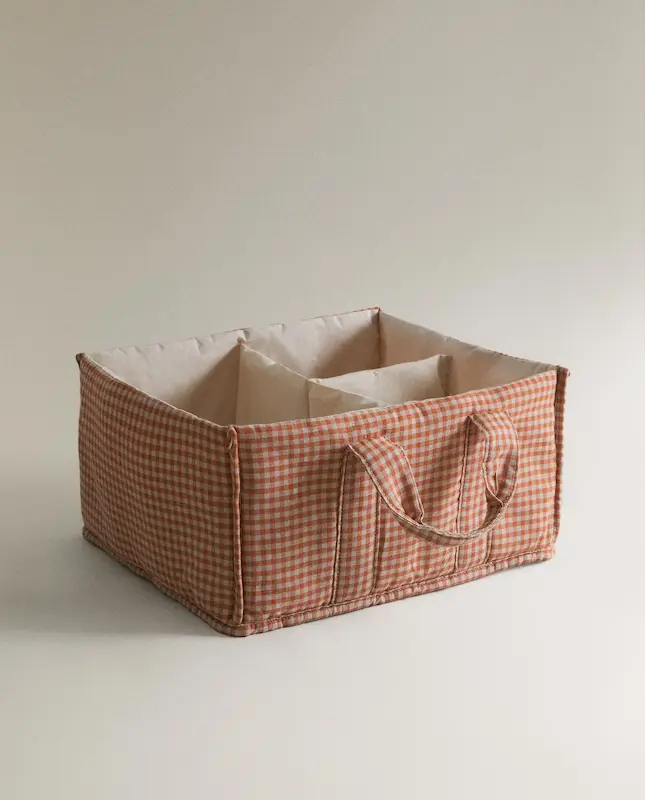 ارگانایزر پارچه‌ای چهارخانه کودک زارا هوم (Gingham Cotton Baby Organiser)