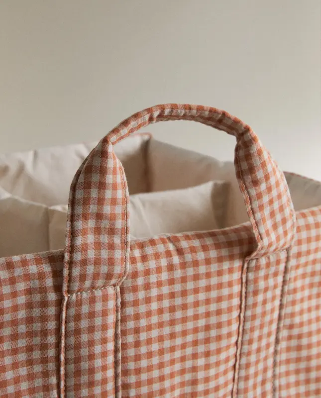 ارگانایزر پارچه‌ای چهارخانه کودک زارا هوم (Gingham Cotton Baby Organiser)