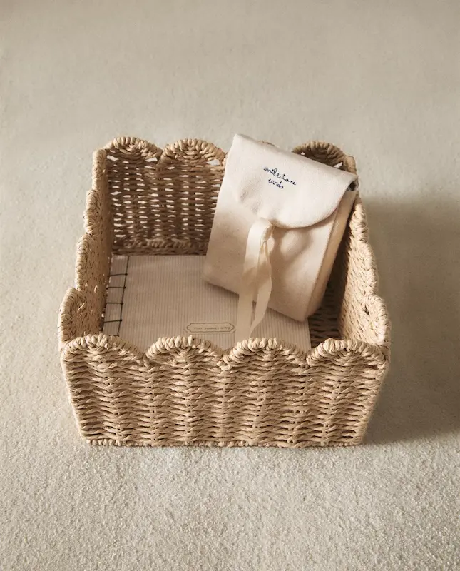 سبد حصیری کنگره‌ای  زارا هوم (Small Wavy Fibre Basket)