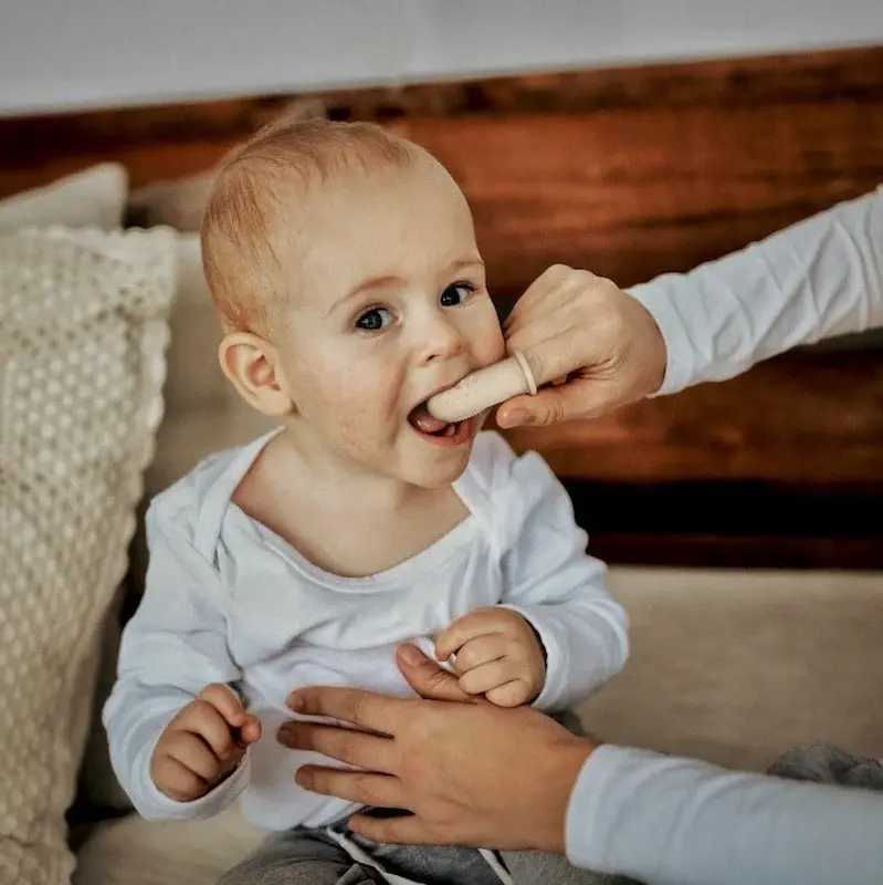 مسواک انگشتی سیلیکونی نوزاد مونکی (Moonkie - Baby Finger Toothbrush)