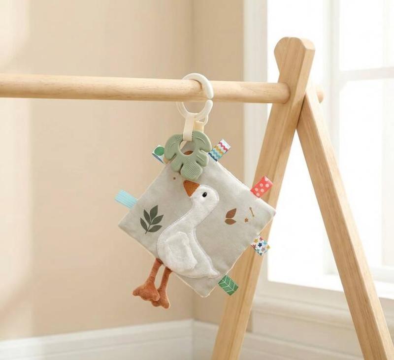  کتاب پارچه ای کودک (Baby Duck Comfort Blanket & Soft Activity Book)
