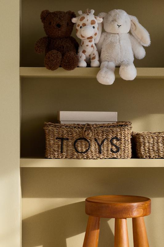 صندوقچه حصیری دردار سازمان‌دهی اسباب‌بازی اچ اند ام (H&M Lidded Toy Box - Beige)