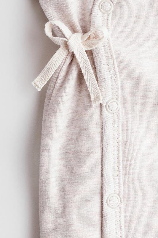 سرهمی نخی لایه‌دار کلاه‌دار نوزادی اچ اند ام مدل پدَد جرسی پرام‌سوییت | H&M Padded Jersey Pramsuit