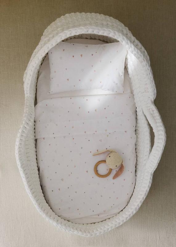 ست ملحفه رویی و روبالشی طرح قلب نوزادی منگو | Mango Heart-Patterned Top Sheet and Pillowcase Set for Mini Crib