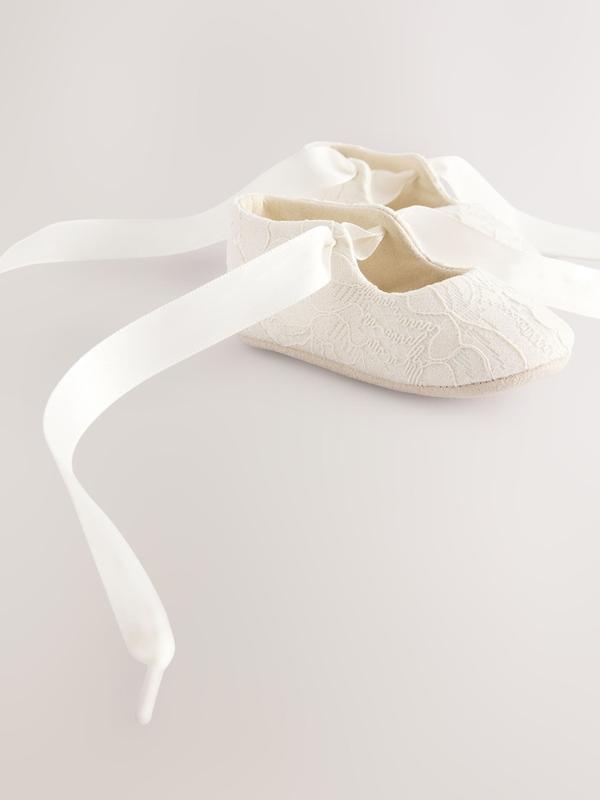 کفش مجلسی نوزادی بندی توری کرم نکست |  Next Cream Lace Baby Tie Front Occasion Shoes