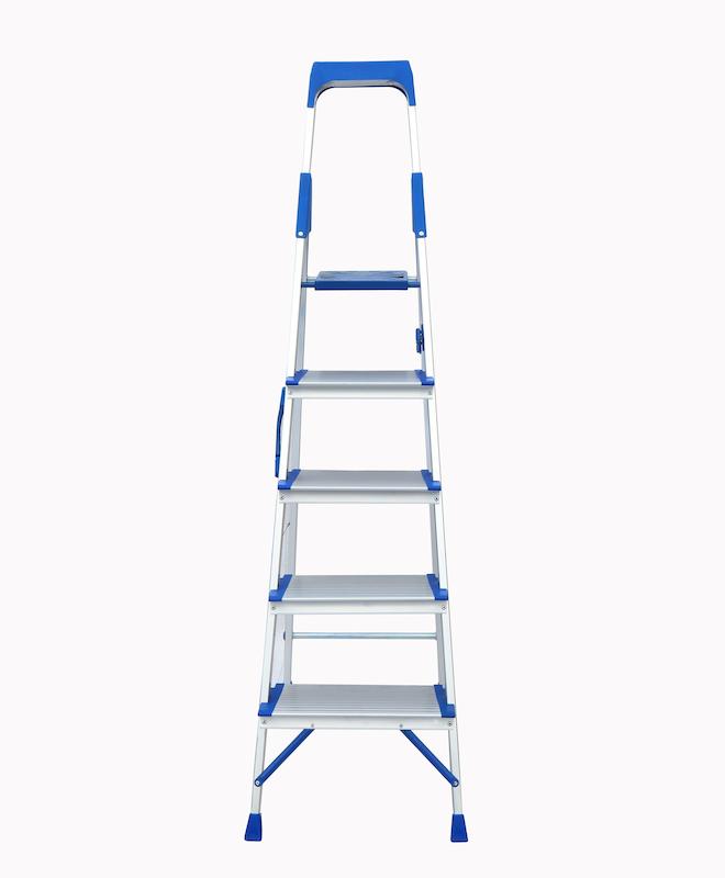 نردبان ۵ پله مدل هایلوکس آلوم پارس پله، نردبان ۵ پله خانگی، نردبان اداری، نردبان آلوم پارس، نردبان آلومینیومی، نردبان هایلوکس، نردبان سبک خانگی، نردبان تحمل ۱۷۰ کیلو، نردبان با سینی ابزار، ابزار خانگی، ابزار اداری، ابزار کاسپین