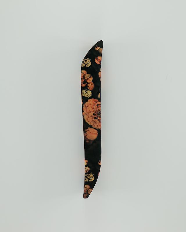 حرف ا تزئینی طرح گل و مرغ