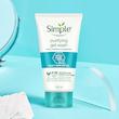ژل شستشو صورت پوست چرب و مختلط سیمپل Simple Daily Skin Detox Purifying Gel Wash 150ml