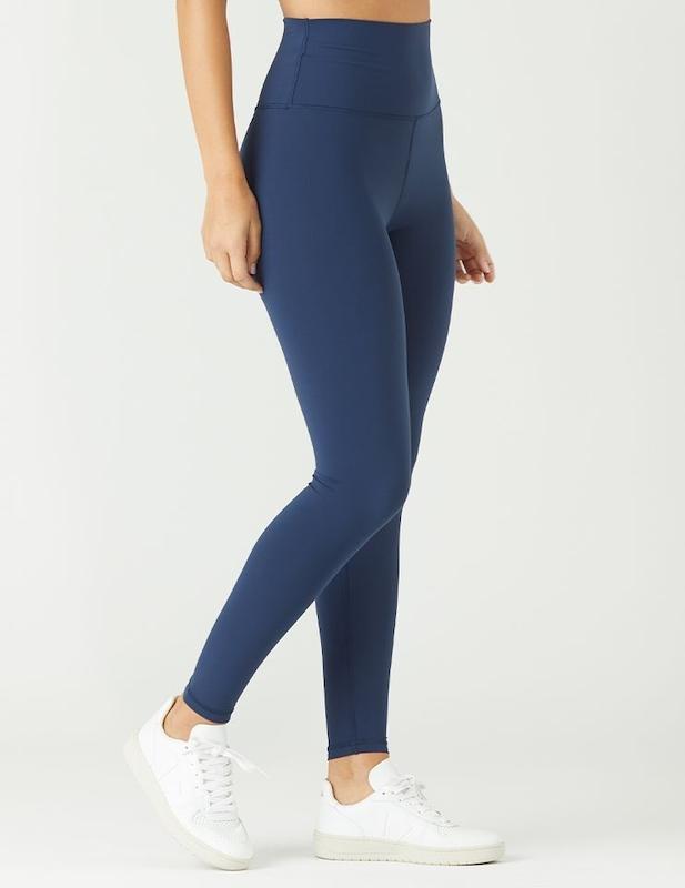 لگ از برند lululemon بدون مارک کمر 