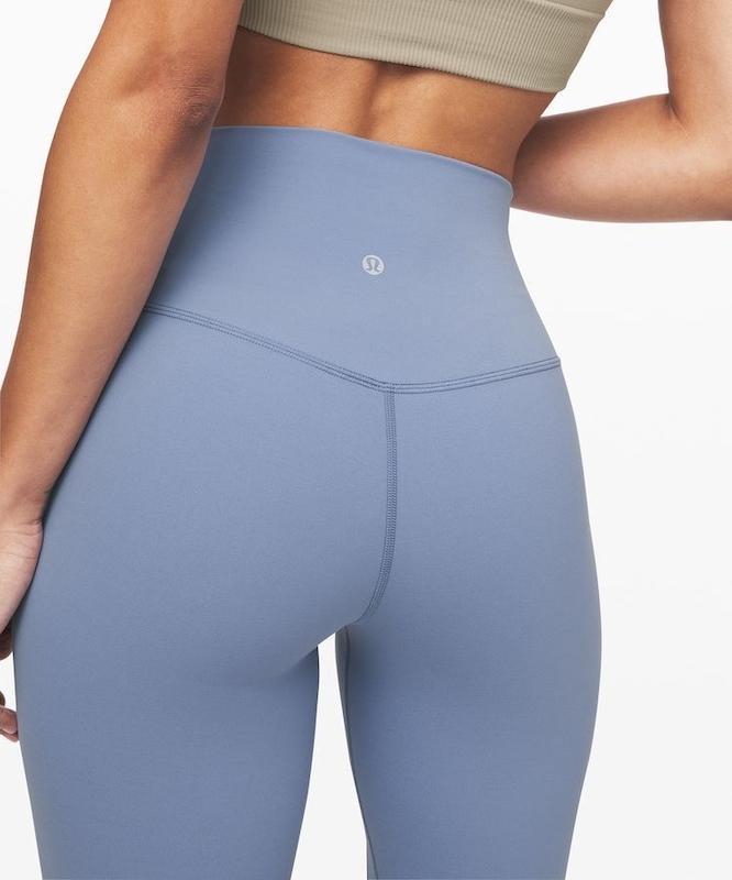 لگ از برند lululemon بدون مارک کمر 