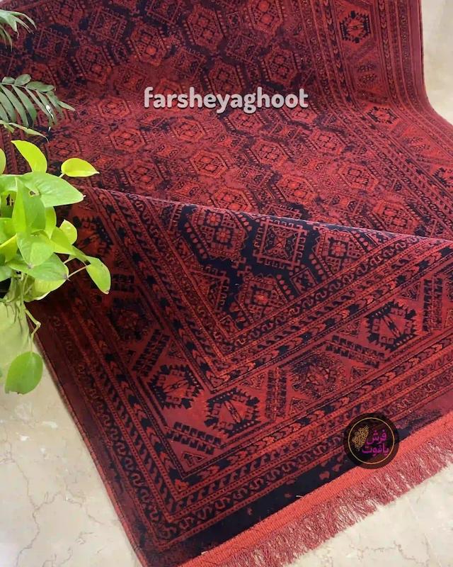 فرش ماشینی هیوا 700 شانه بلوچ 201 لاکی 
