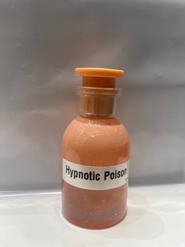 Hypnotic poison ادکلن ۵۰ میل 