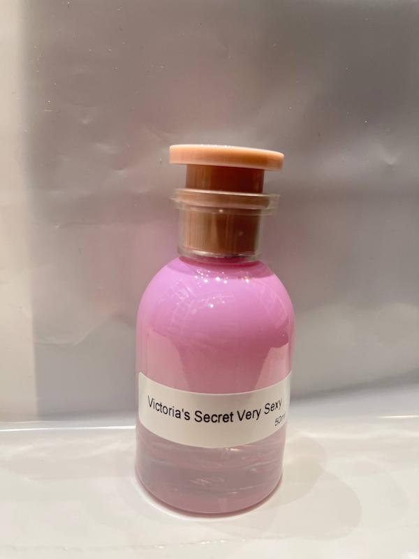 ادکلن ۵۰ میل victoria secret very se.x.i