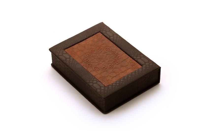جعبه قرآن 1/8 کلاسیک-کد203411 دارای ایراد جرئی