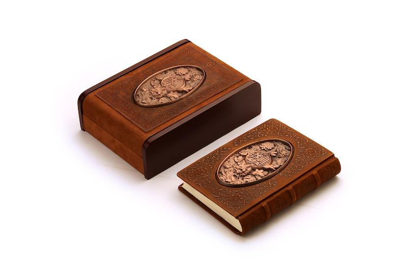 جعبه قرآن 1/8قاب چوب(مسی)-کد 203414
