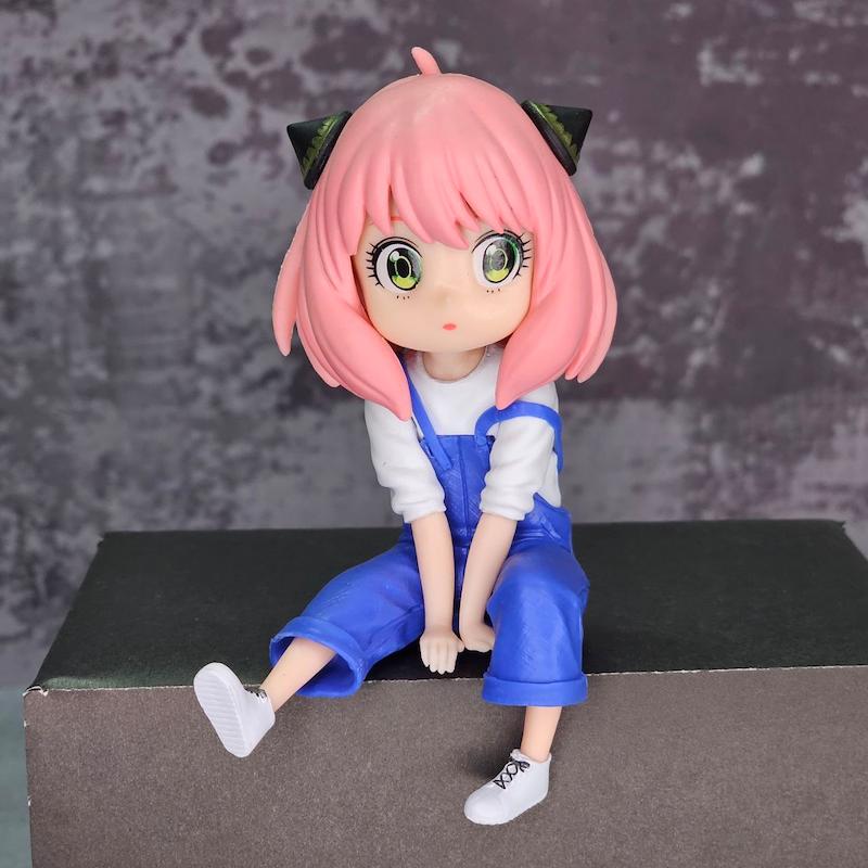 فیگور انیا نشسته 