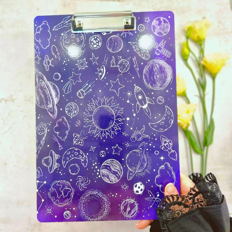 تخته شاسی آ۴ کهکشانی 