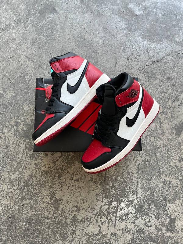 AIR JORDAN 1