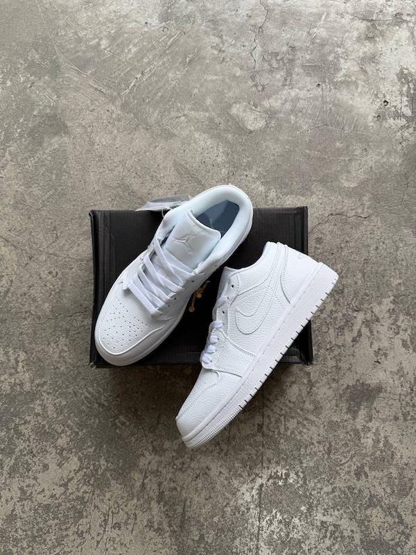 AIR JORDAN 1 LOW 
