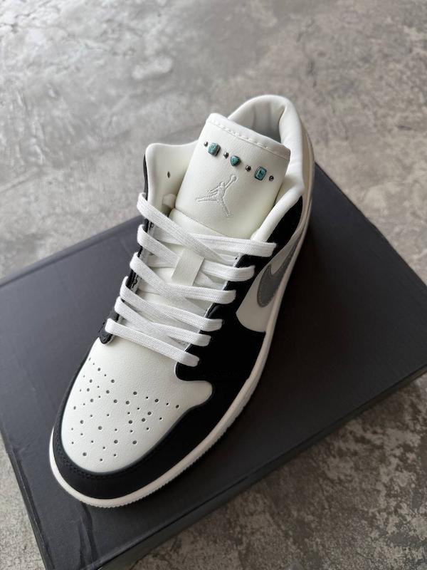 AIR JORDAN 1 LOW