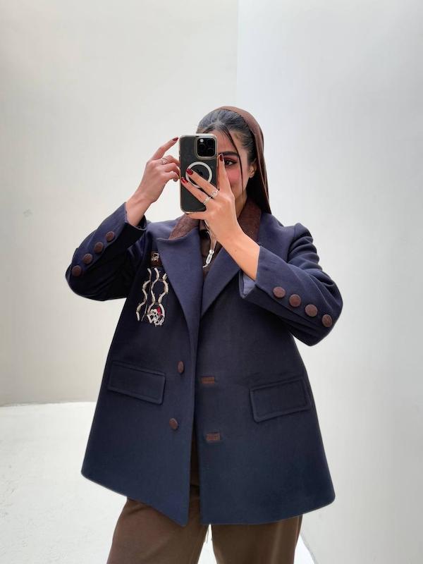 کت سرمه ای اسب دوانی