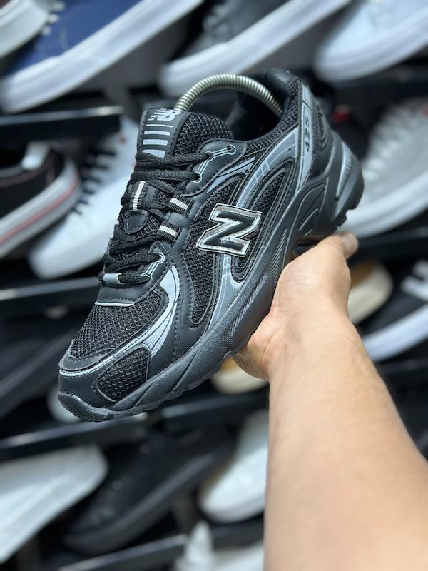 کتونی New Balance