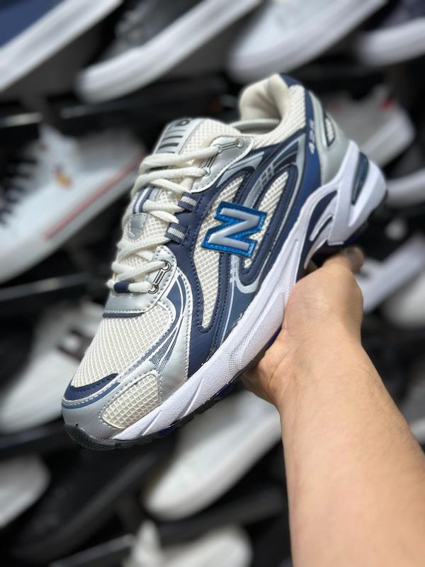 کتونی New Balance