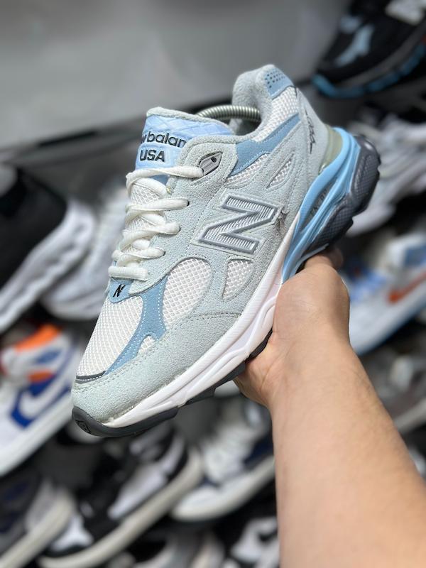 کتونی New Balance