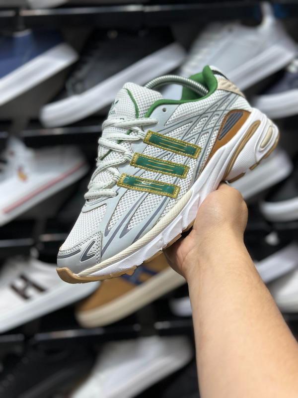 کتونی Adidas