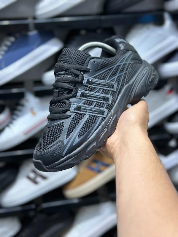 کتونی Adidas