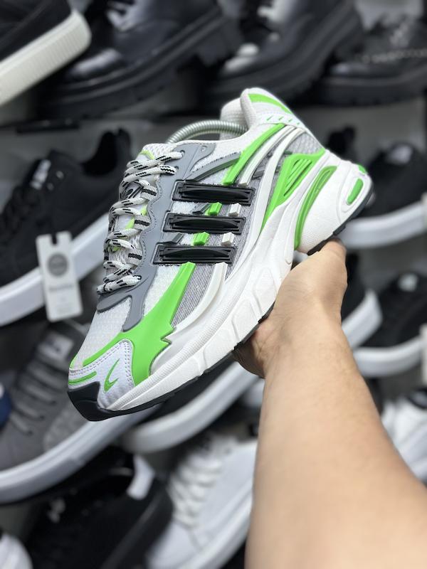 کتونی Adidas