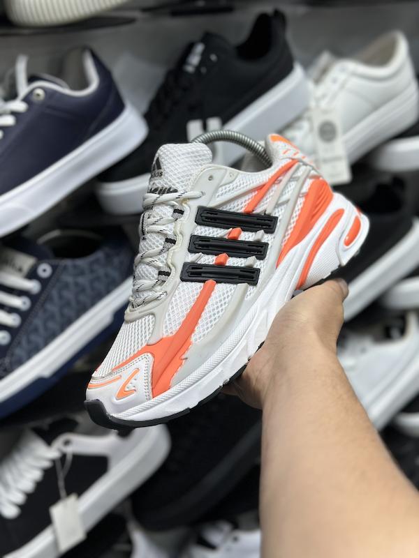 کتونی Adidas