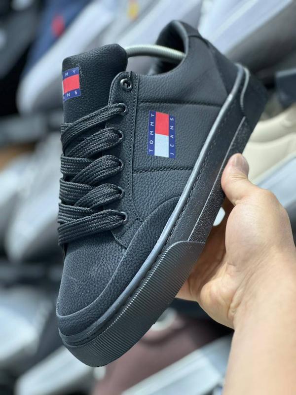 کتونی Tommy Hilfiger