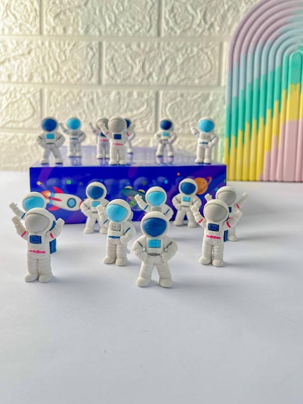 پاکن جوایزی فضانورد